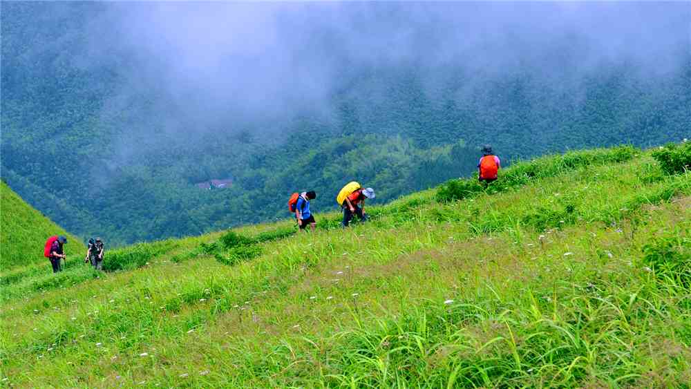 夏天去武功山游玩,武功山徒步必备物品推荐