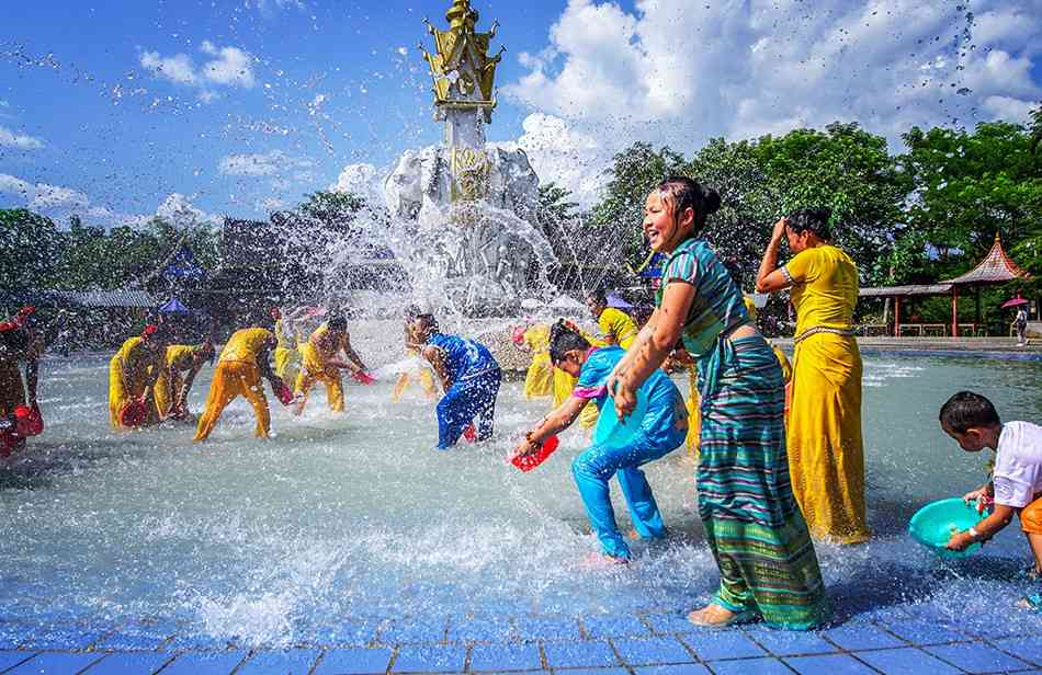 2019傣族泼水节是什么时候?除了泼水还有什么民俗活动