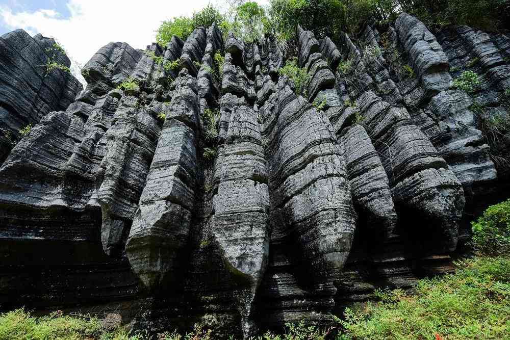 湖北恩施景点推荐,喀斯特地貌石林、峡谷、溶洞去哪看最好?