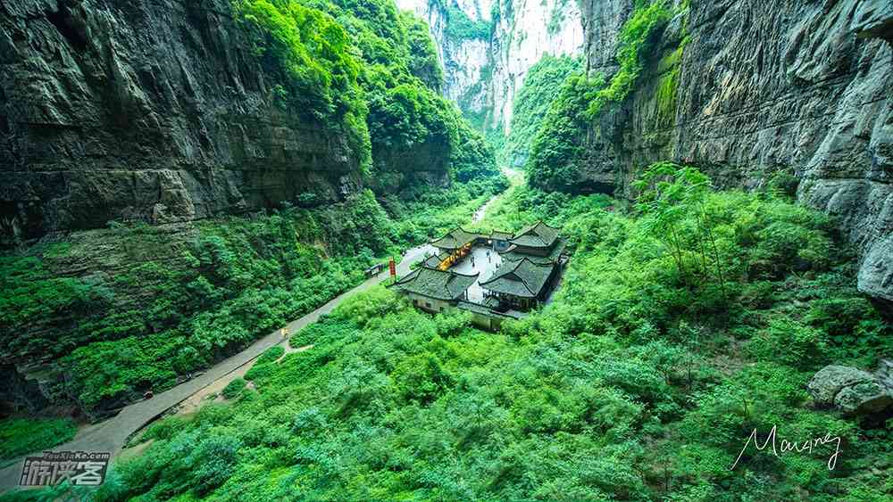 重庆武隆天坑值得一去吗？天生三桥、龙水峡地缝景色如何？