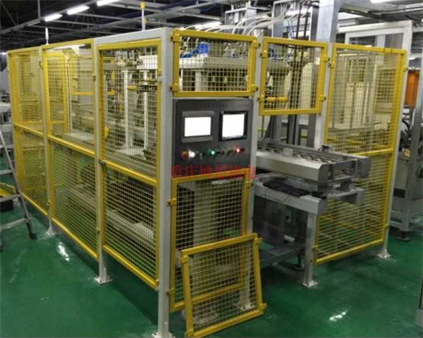 91视频黄片免费塗膠壓裝檢漏生產線