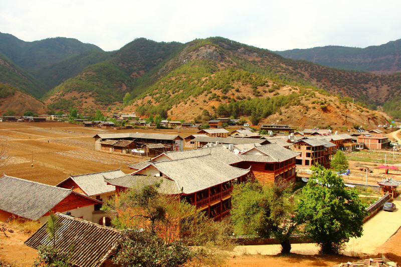 尼赛村(里色村)